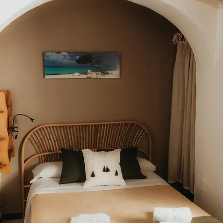 Africa בית הארחה טריפה