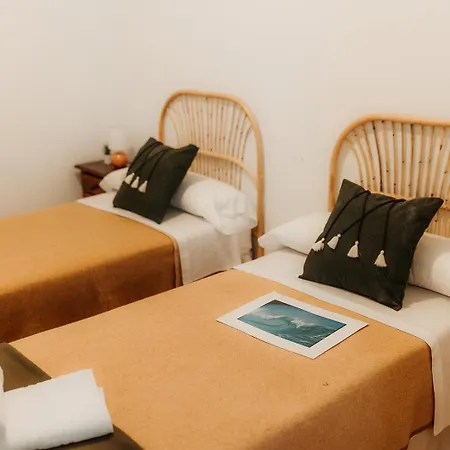 Africa 2* タリファ